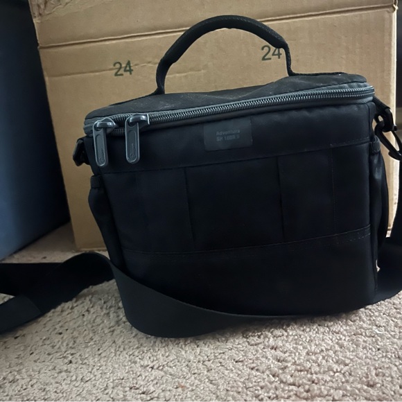 LowePro Camera Bag - Picture 2 of 5